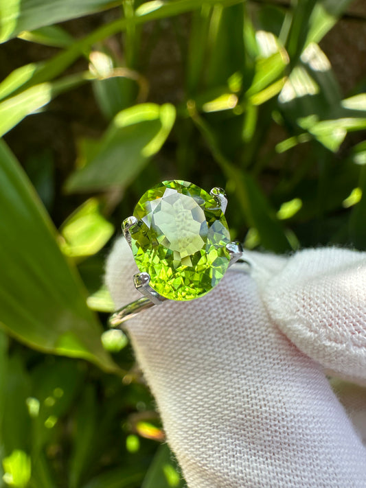 Natural Peridot｜2.66 Carats