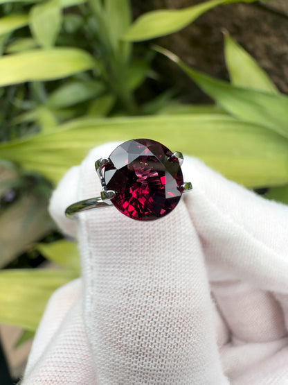 Natural Purplish Red Rhodolite Garnet | 3.55 Carats